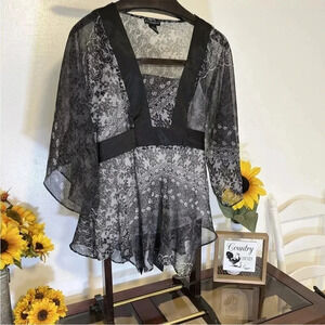 Bay Studio Women’s size L black and gray tunic blouse